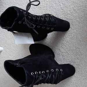 44. NWOT. George J Love boots with block heel and faux lace up back